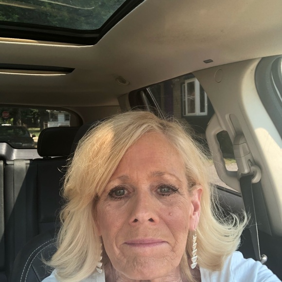 Meet your Posher, Pamela - Picture 1 of 1